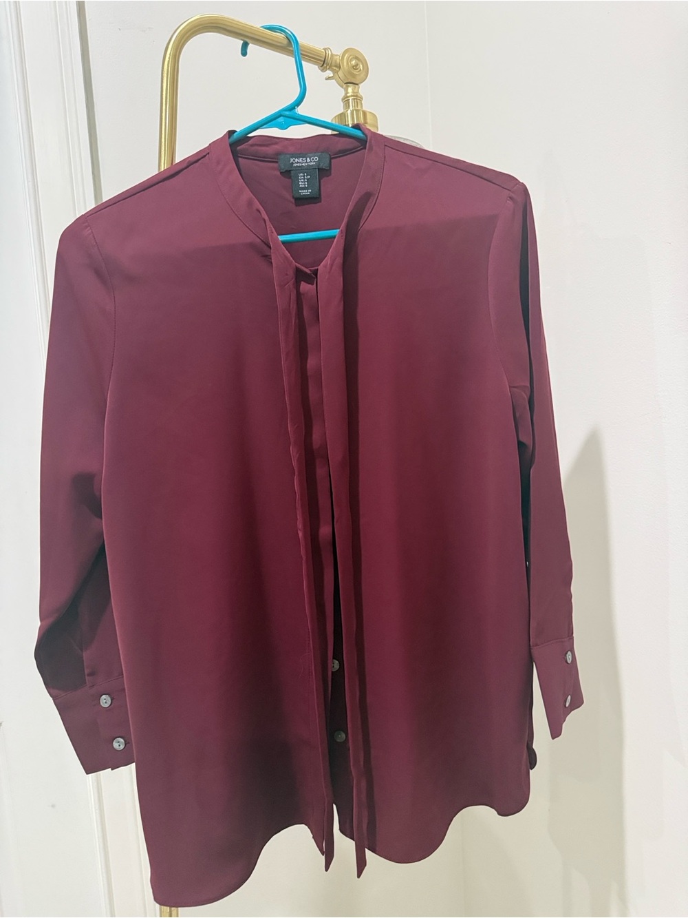 Women's S Jones & Co burgandy small button up with tie top NWOT